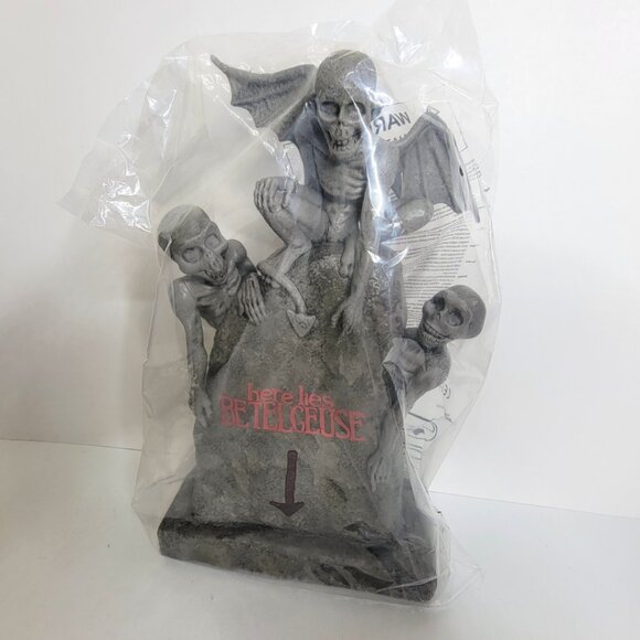 Beetlejuice Tombstone Popcorn Bucket Regal Exclusive Here Lies Betelgeuse - NEW - Picture 3 of 5